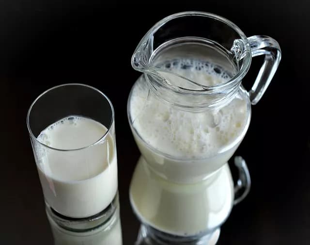 Raw Milk And Pasteurized Milk: Which Is Healthier To Consume?