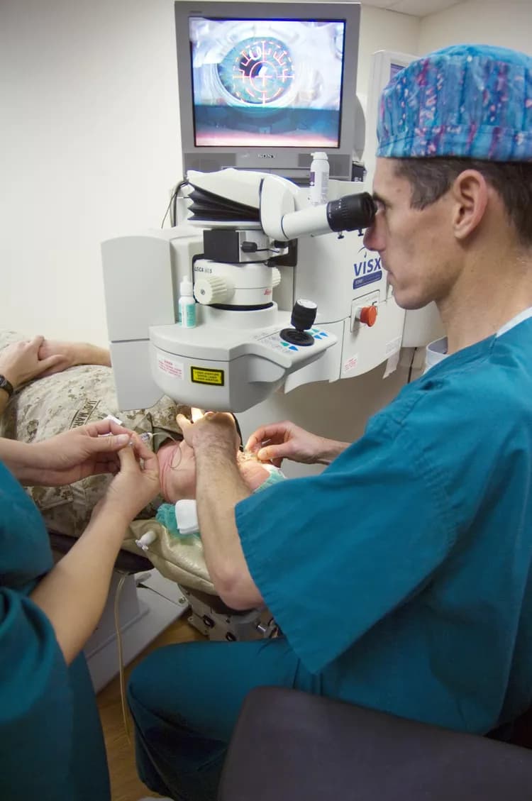 Laser In-Situ Keratomileusis (Lasik)