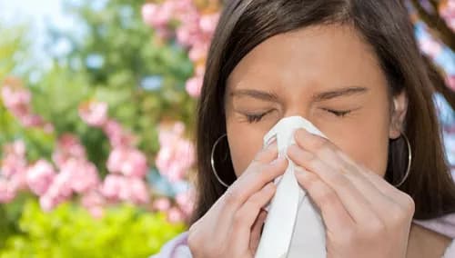 How long does it take you to feel the symptoms of the common cold?