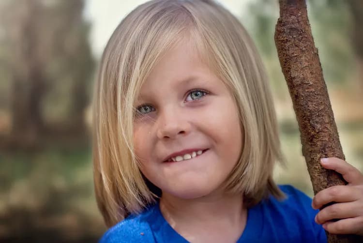 Self-Esteem In Kids: Lavish Praise Is Not The Answer, Warmth Is