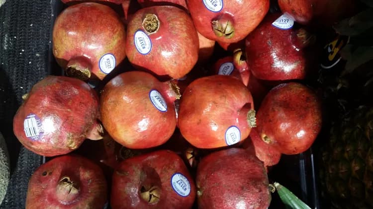 7 Reasons Why You Should Try Pomegranates