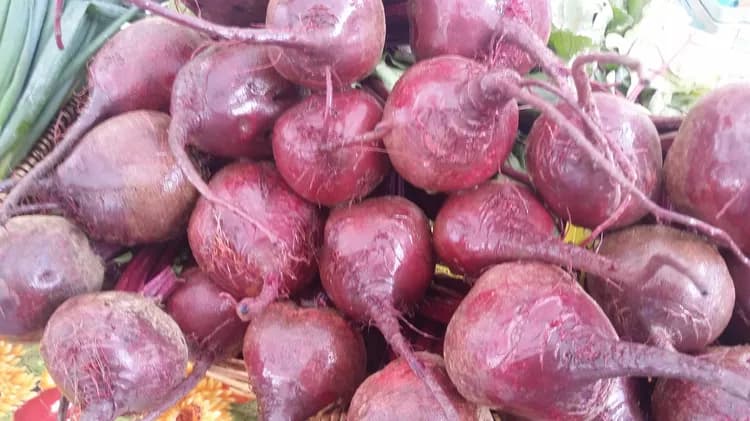 What vitamins are in beetroots?