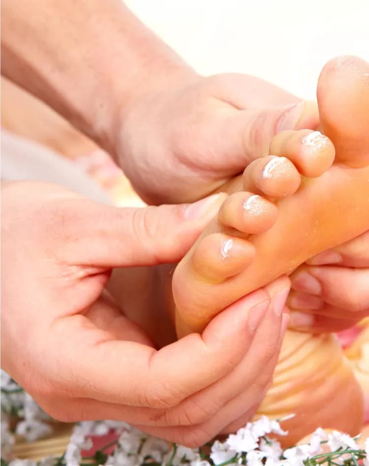 What is Reflexology? Does It Offer Any Benefit for Health?